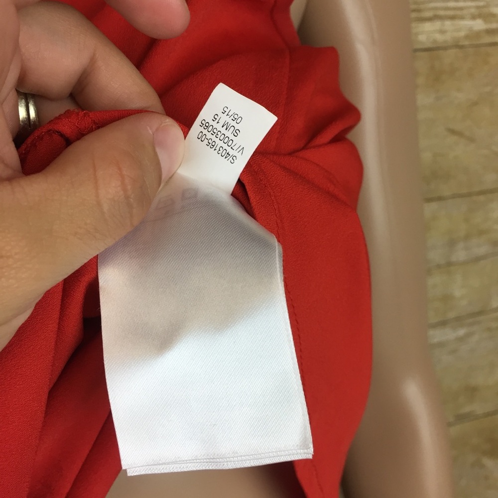 Banana Republic Red Sleeveless Blouse - Picture 4 of 8